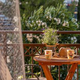 Seaside studio in Ireo with a breathtaking view, hotel di Iraion