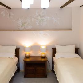 Стаи за гости в Ритрийт Център "Светлина Мир Любов" Guest rooms in Light Peace Love Center, hotell i Pastra