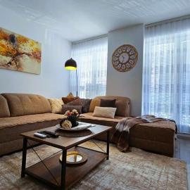 Superb 1 bedroom in the best zone of the city., hotel in Ferizaj
