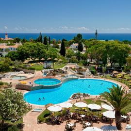 Rocha Brava Village Resort، فندق في كارفويرو