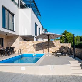 Villa Sv. Josip, hotel in Srima