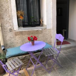 Logement neuf centre du village aux pieds du château