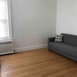 Spacious 2-bedroom apartment with 1-bathroom and private street entrance