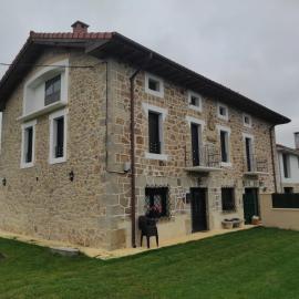 La casita de Mena, hotel in Hoz de Mena