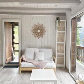 Chalet cocooning en pleine nature, hotel in Saxon