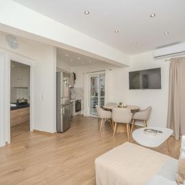 Center of Loutraki Ble Property5, Hotel in Loutraki