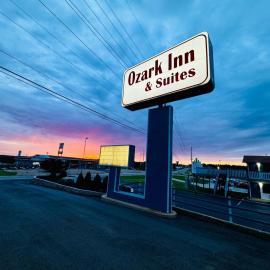 Viesnīca Ozark Inn and Suites pilsētā Oseidžbīča