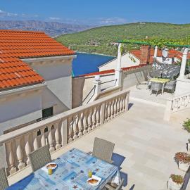 Relax & Enjoy – hotel w mieście Pučišća