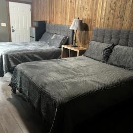 ParkWay Yellowstone Guest House Room #2