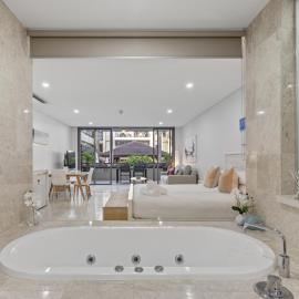 Luxe King Studio Apartment in Santai Resort, hotel in Casuarina