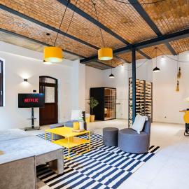 Design Loft - SAUNA - ZENTRAL - PARKPLATZ - WIFI - KAFFEE - NETFLIX