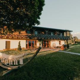 Vanagu muiža, hotel in Aizupes