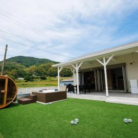 dogs retreat villa awaji, hotel v destinaci Sumoto