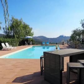 Trilocale con piscina