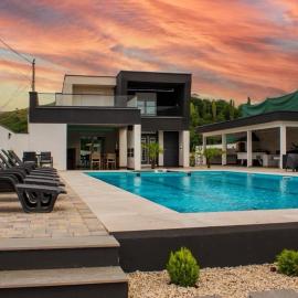 Villa XY, hotel din Blagaj