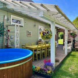 Private Villa with sauna, hot tub, playground and outside lounge area