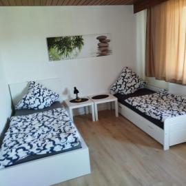 Geilenkirchen IaM mit Balkon,3 Schlafzimmer ,7 betten,150 qm, hotel a Geilenkirchen