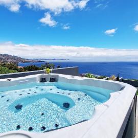 Azure Serenity Villa by LovelyStay, hotel in Santa Cruz