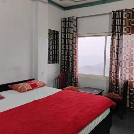 Viesnīca HOTEL GRAND GLORRYy pilsētā Pauri