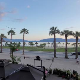 Haris Hotel & Suites