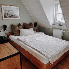 Stilvolles Gästezimmer mit Bad in Mechernich-Zentrum, hotel en Mechernich