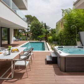 The Q Senses - new luxury apartment with piano, pool, sauna and jacuzzi