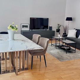 90qm Designerwohnung mit Küche und Jacuzzi in DO-City, hotel v Dortmunde