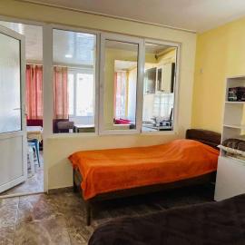 Cozy Flat N2, hotel in Ureki