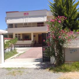Villa Xhelalit large ensuite rooms