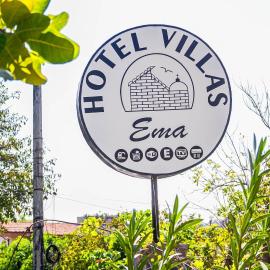 지와타네호에 위치한 호텔 Hotel Villas Ema