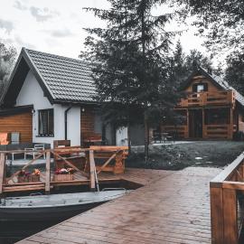 Zatoka Kalwa, hotel a Pasym