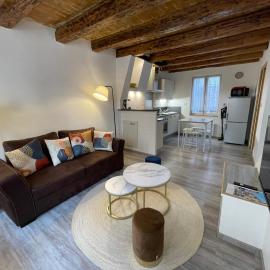 Nouveau- Maison de ville avec spa, Hotel in Le Puy-en-Velay