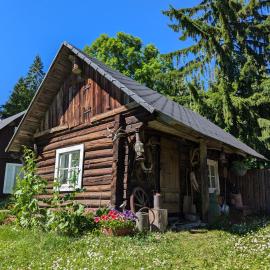 Charming Garden House by the River, Hotel in Vanaküla