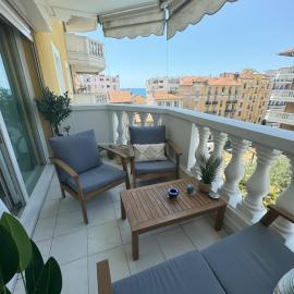Elegant Apartment with Sea View and Swimming pool
