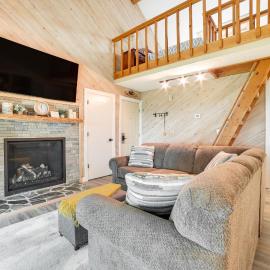 Bellaire Ski Condo: 1 Mi to Summit Mountain!: Bellaire şehrinde bir otel