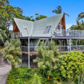 Lovat House by Discover Stradbroke
