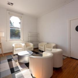 Private Unit in Heritage Building in Fitzroy North, hotel di Melbourne