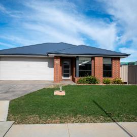 Grevillea House, hotel sa Echuca