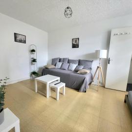 D St-Quentin-en -Yvelines Plusieurs appartements, hotel en Trappes