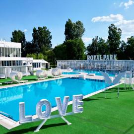 ROYAL PARK Complex, hotel u gradu Bascov