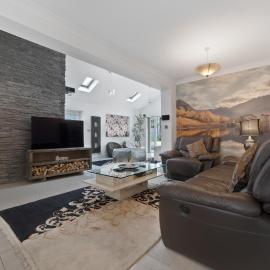 3 Bedroom Bungalow Sunningdale Lodge Ascot Races, hotel in Sunningdale