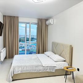 Dream town Apartaments біля залізничного вокзалу, hotel in Lutsk
