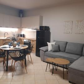 Olena Apartment, hotel in Nea Moudania