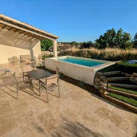 Le studio, hotel v mestu Grignan