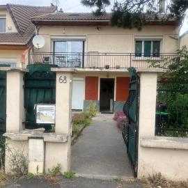 Chambres au calme dans maison - quartier résidentiel Bobigny, hotel in Bobigny