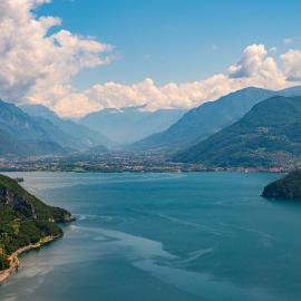 Italian Vacation Homes - Garden Lake Iseo, hotel u gradu Fonteno