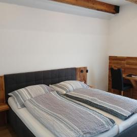 Weingut Thomas Brandl, hotel u gradu Strass
