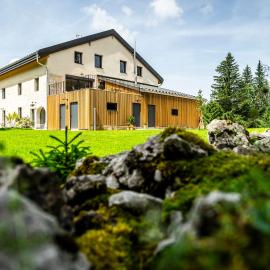 Gite de Caractère dans Ferme en pierre - Double Terrasse et Vue Panoramique - 6p - Sauna & bain nordique