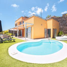 Vista Golf 12 by CanariasGetaway, hotel i Maspalomas