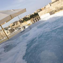 Birgu Lodge ground floor with Jacuzzi 0, hotel a Birgu